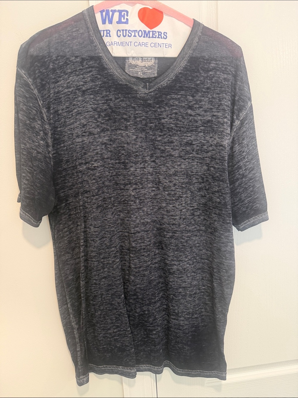 Red Jacket Men's Short Sleeve V-Neck Tee in Charcoal Black Heather